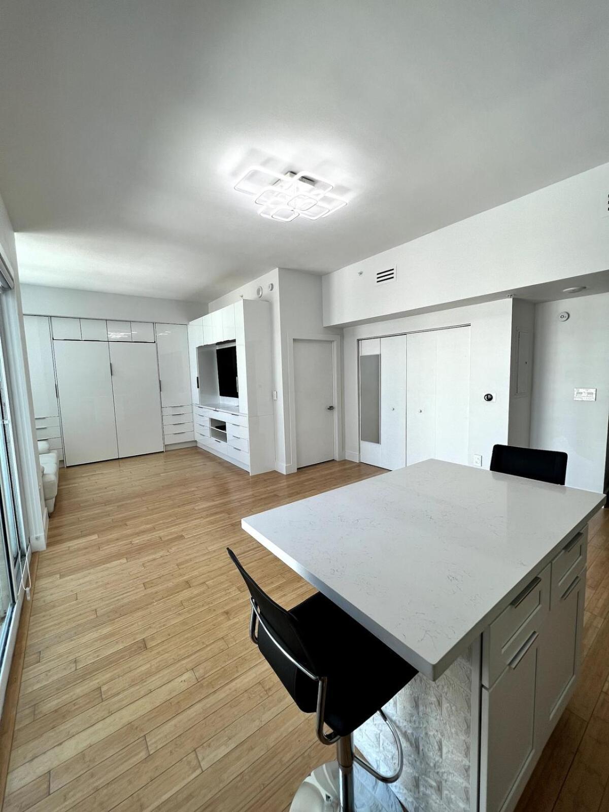 Fully Equipped Modern Loft In The Heart Of Apartment *