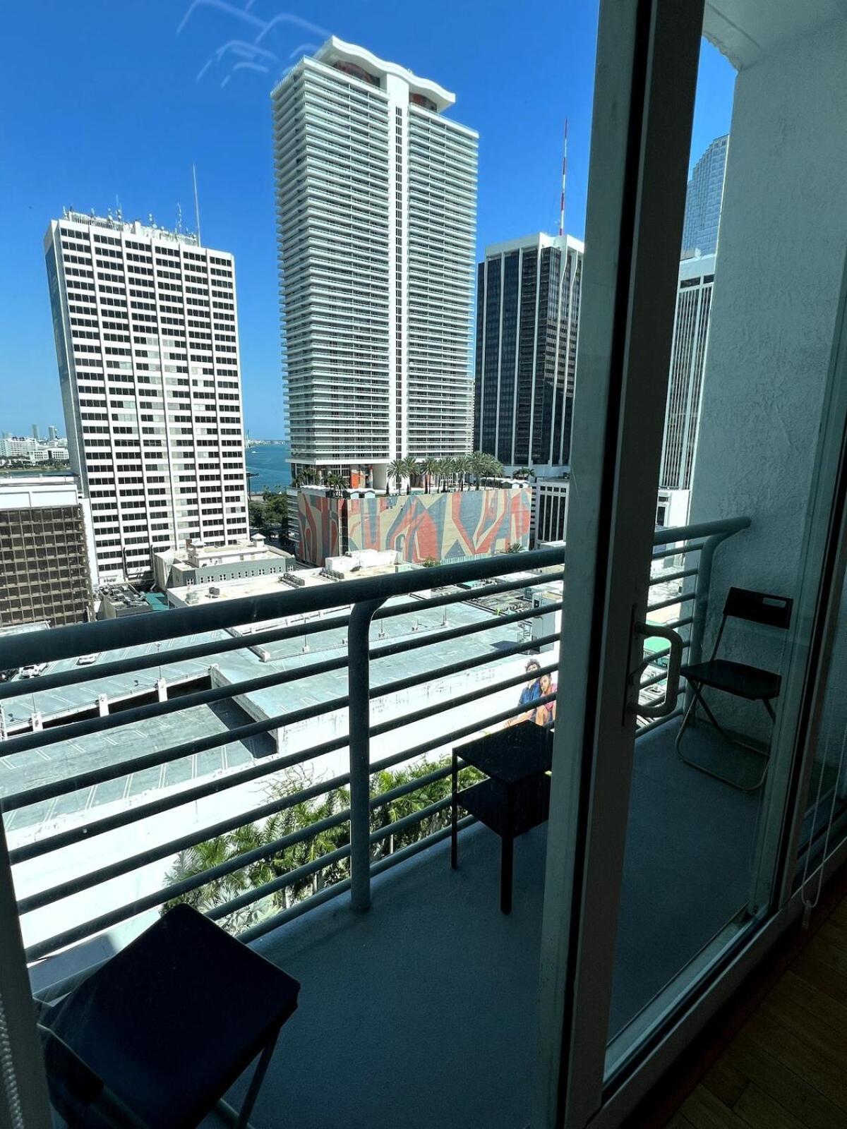 Fully Equipped Modern Loft In The Heart Of Apartment *